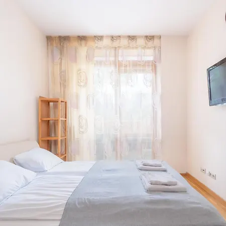 公寓 Spacious In A Park Zone With The Private Terrace *