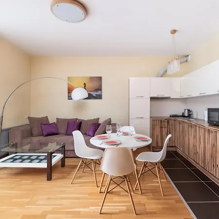 Spacious In A Park Zone With The Private Terrace Апартаменты *