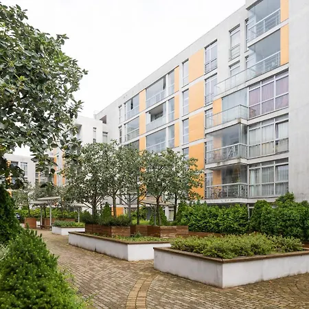 Spacious In A Park Zone With The Private Terrace Апартаменты Рига