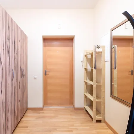 Spacious In A Park Zone With The Private Terrace Apartamento