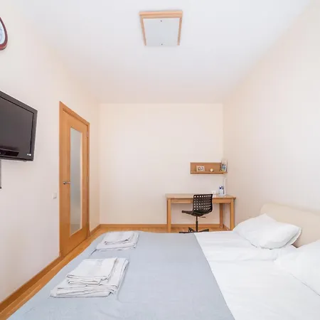 Spacious In A Park Zone With The Private Terrace Apartamento